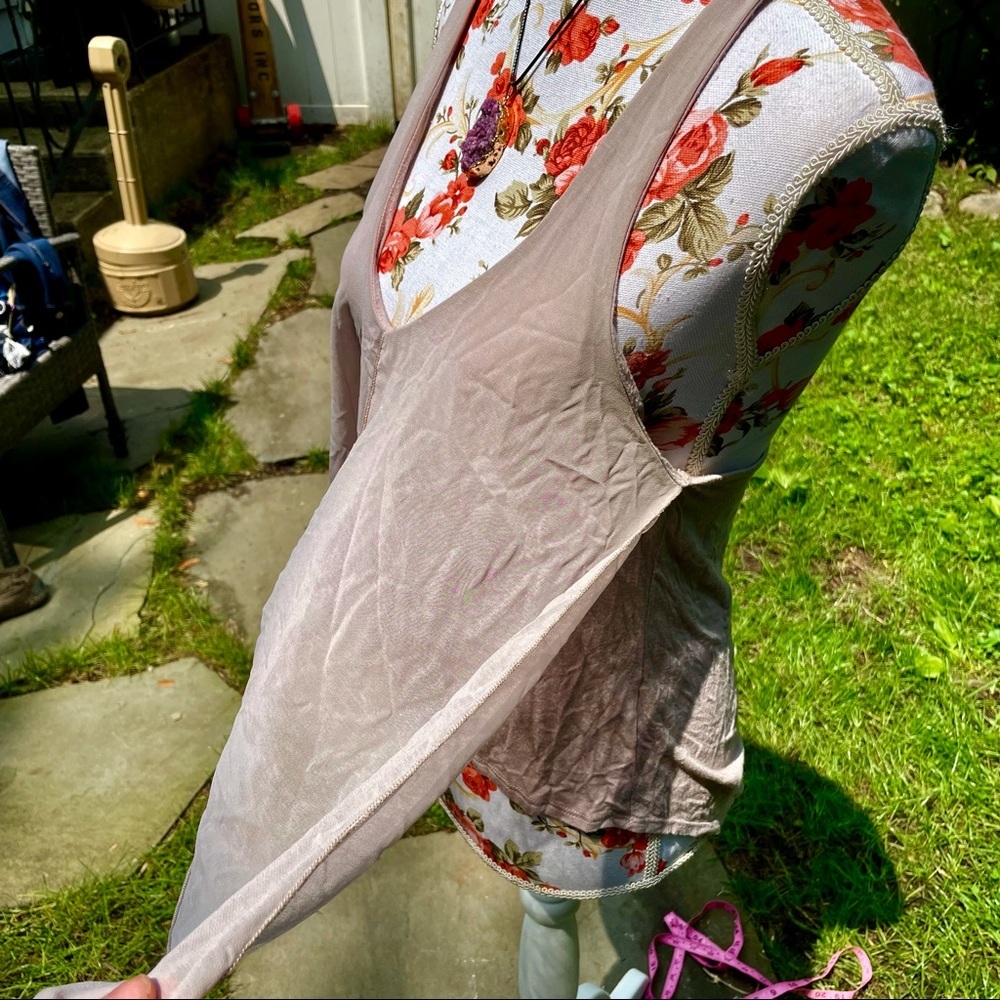 Issa flowy cream tank - Picture 3 of 7